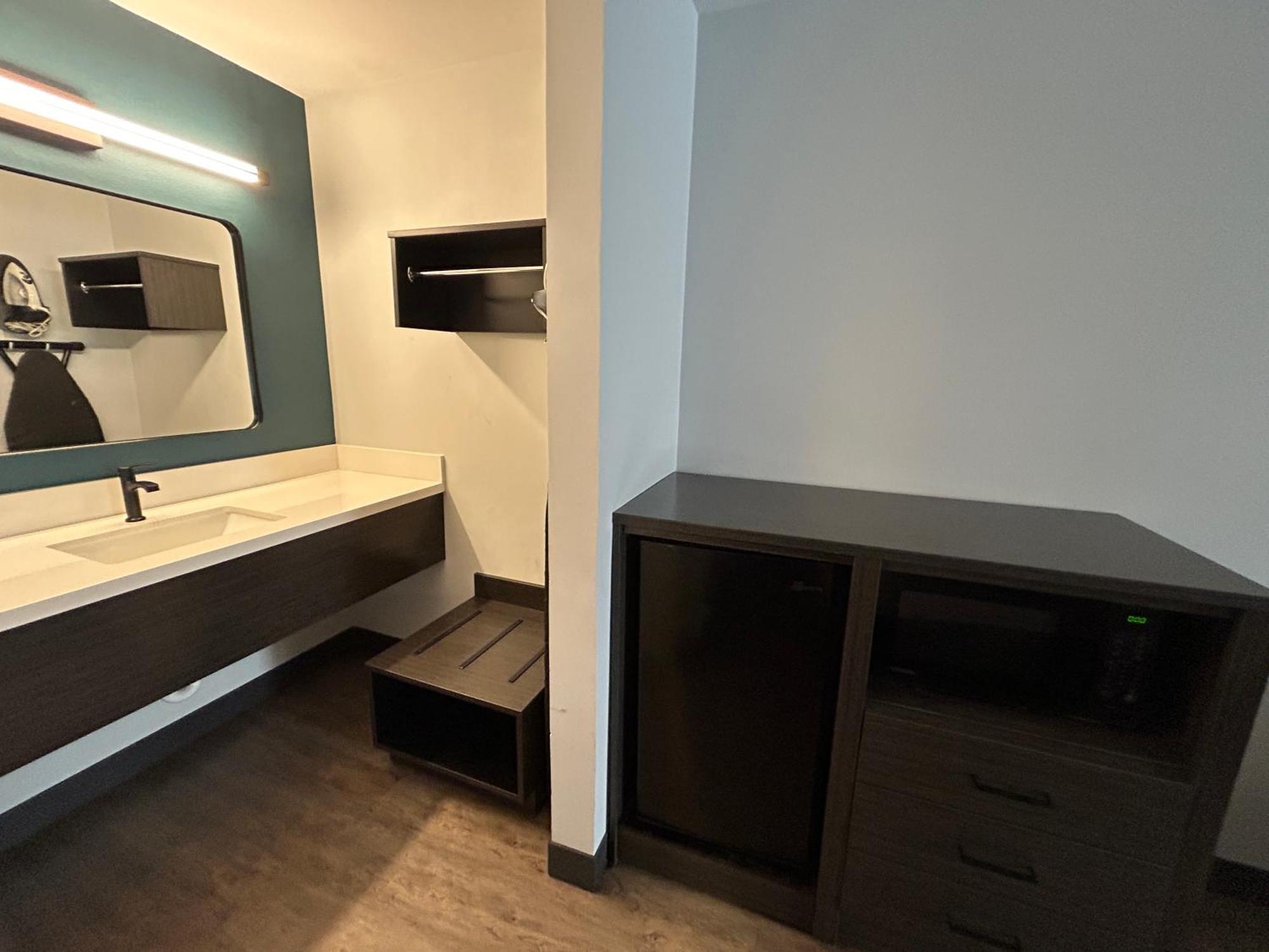 Dynasty Inn Gardena Zewnętrze zdjęcie